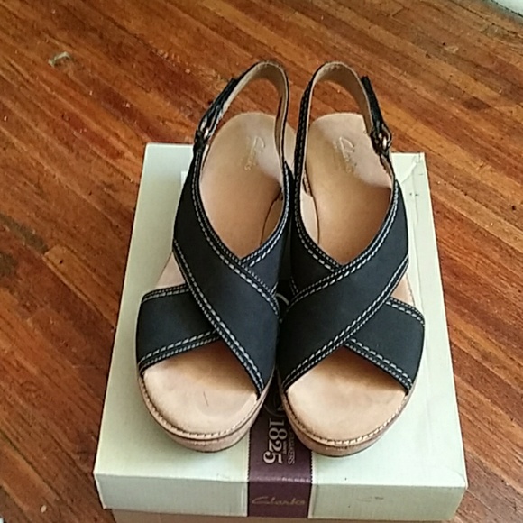 Woman Shoes - Picture 1 of 4